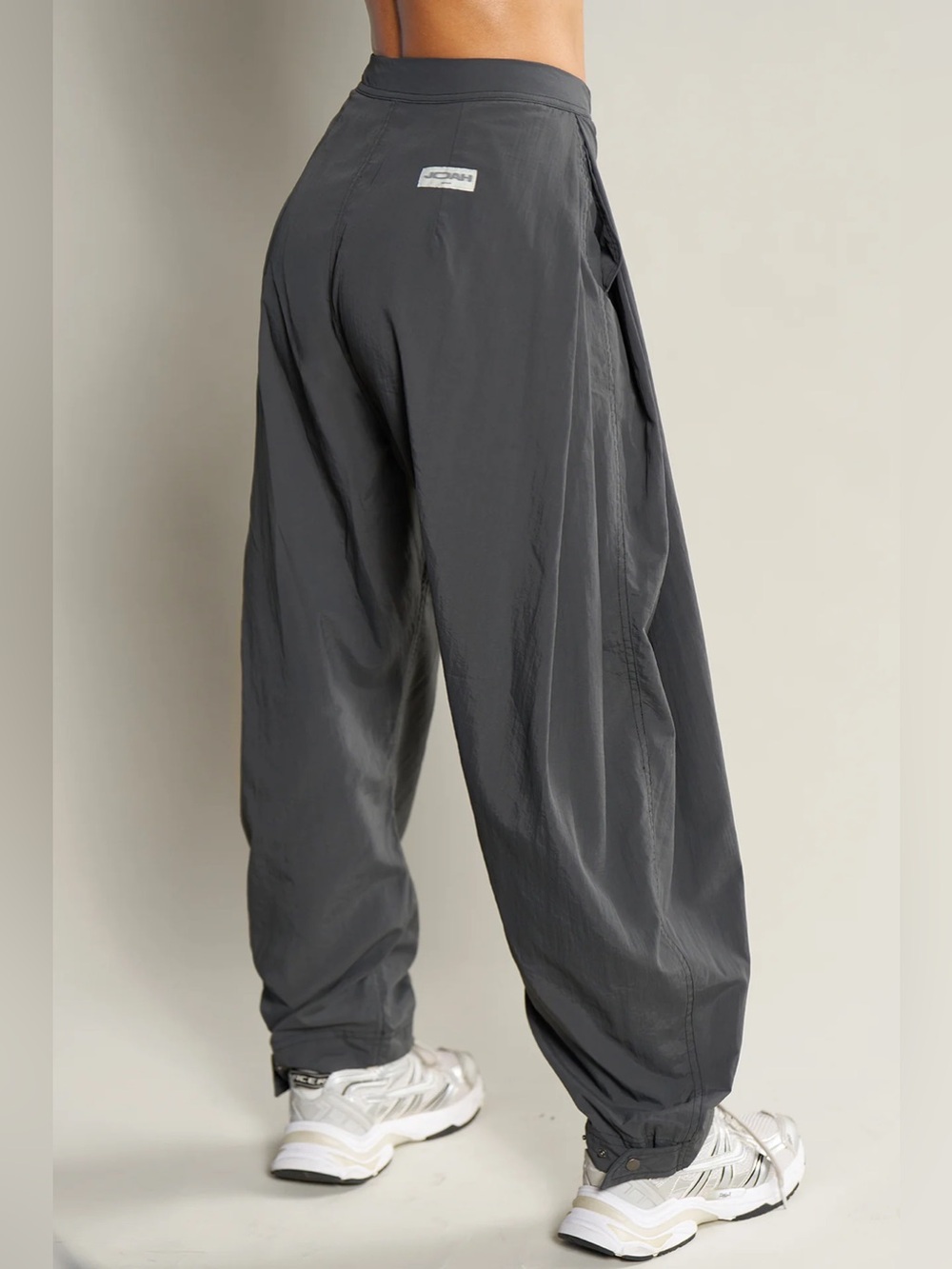 NWT! Joah Brown Barrel Pants